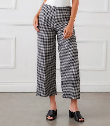Wide-Leg Pants Style
