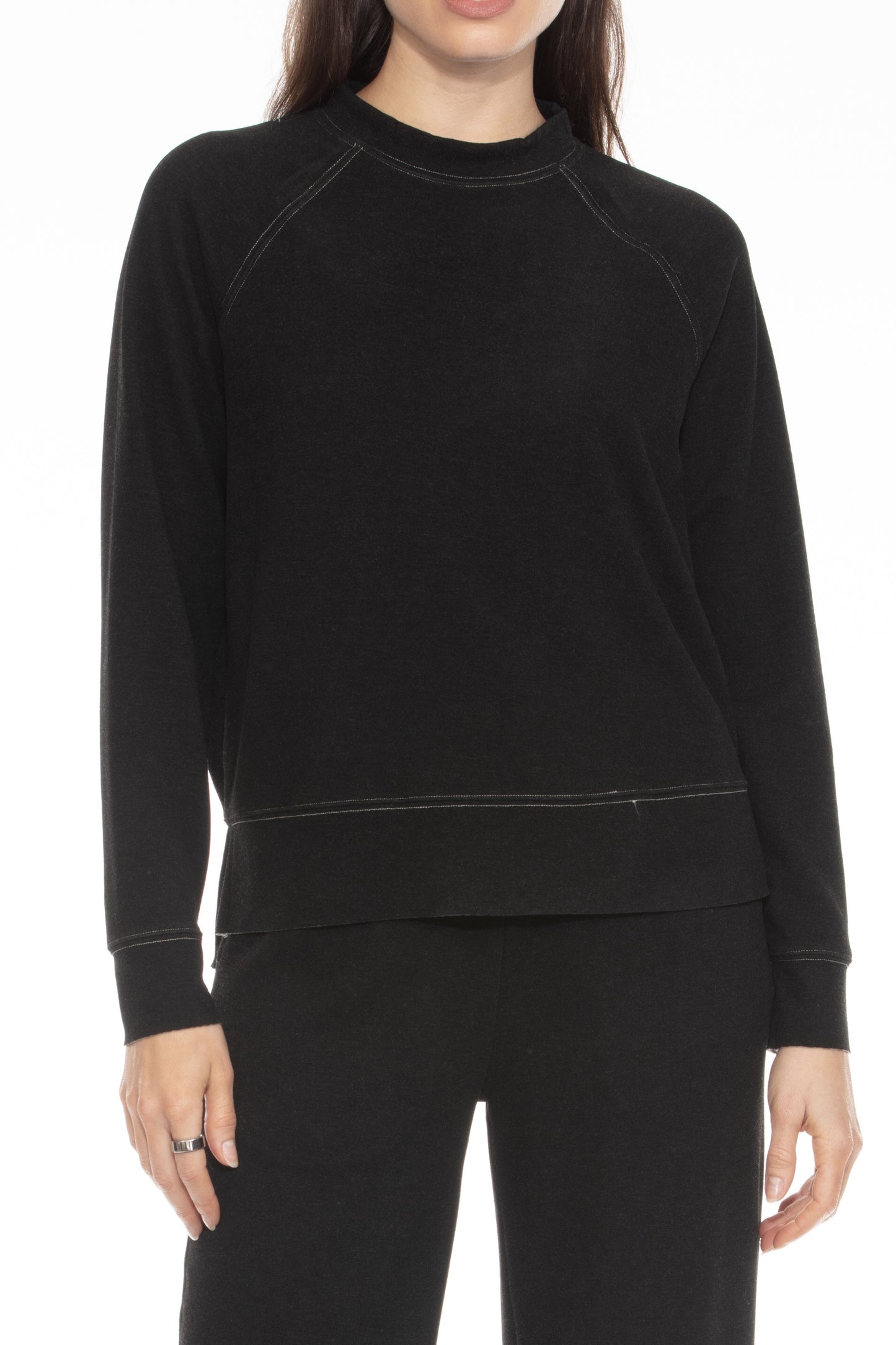 KNIT RAGLAN CREW