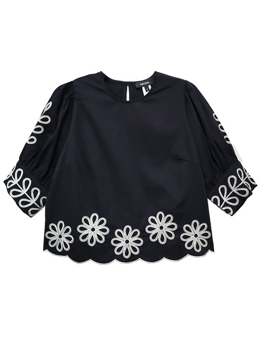 Embroidered Scallop Black/Cream Top