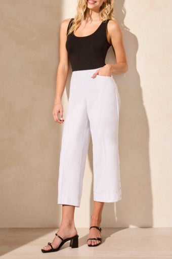 FLATTEN IT PULL ON CAPRI W/ DTM EYELETS-WHITE