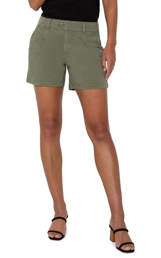 Pleated Trouser Short 5"