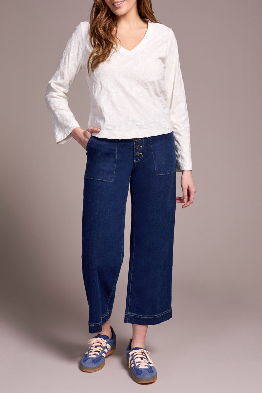 L/S V NECK TOP - Creme